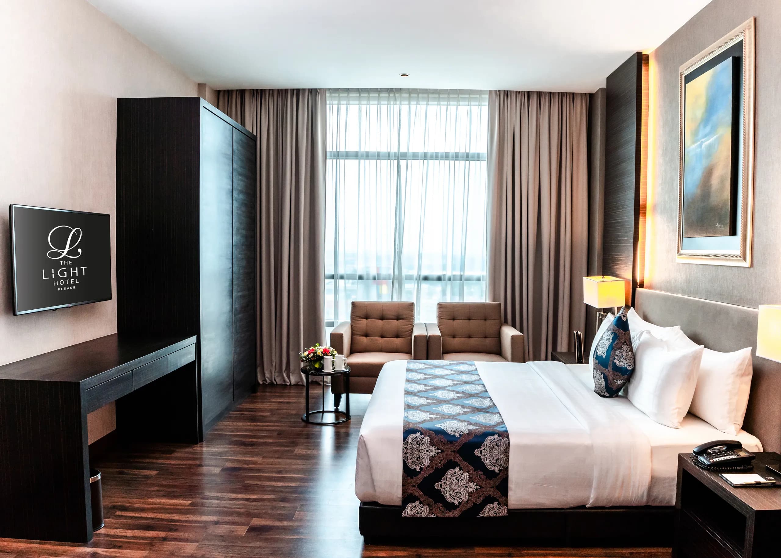 the light hotel cover